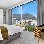 702 On Strand Cape Town - Panoramic Mountain Views